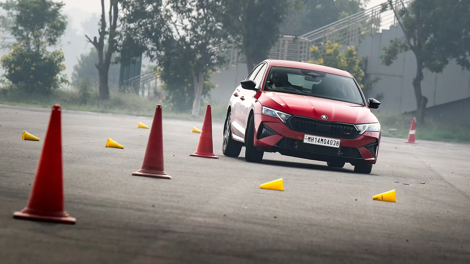 Skoda Octavia RS Right Front Three Quarter