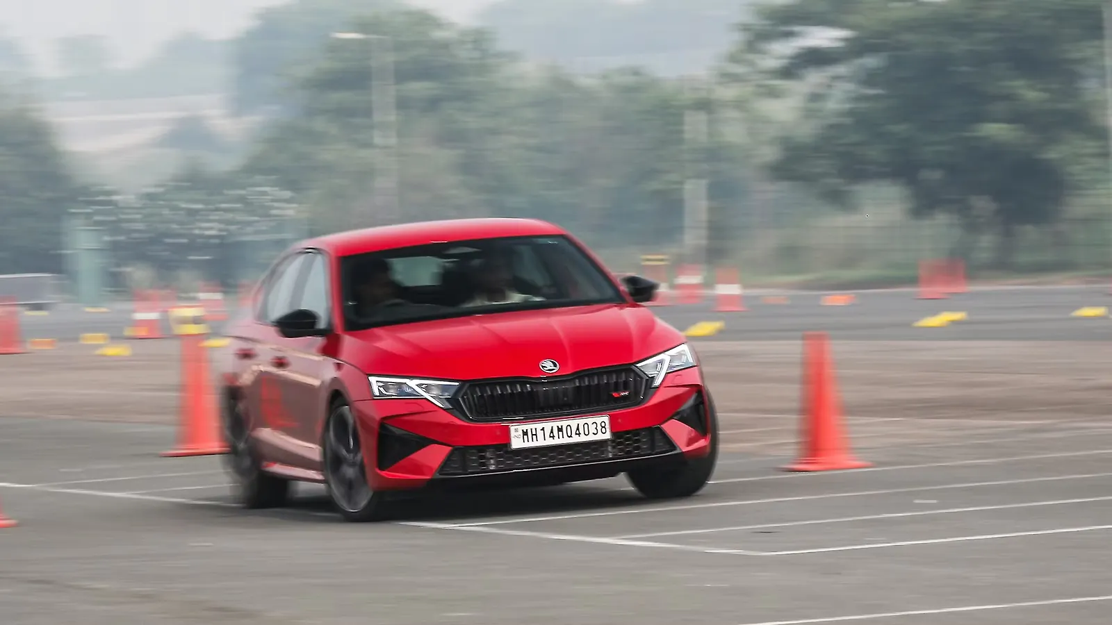 Skoda Octavia RS Right Front Three Quarter