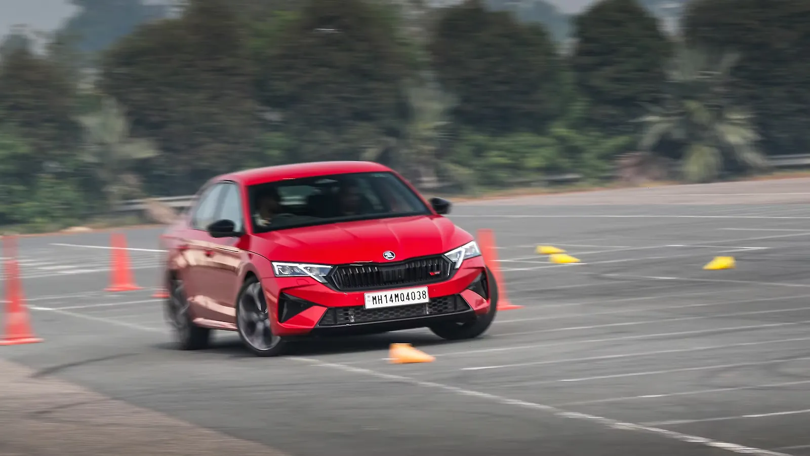 Skoda Octavia RS Right Front Three Quarter