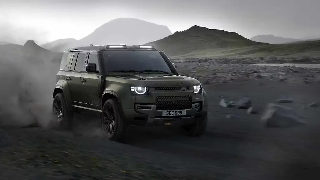 Land Rover Defender Right Front Three Quarter