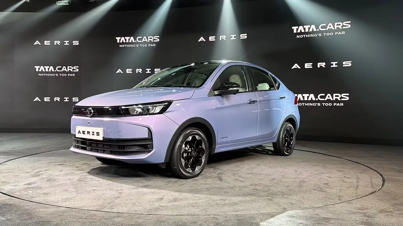Tata Aeris Right Front Three Quarter