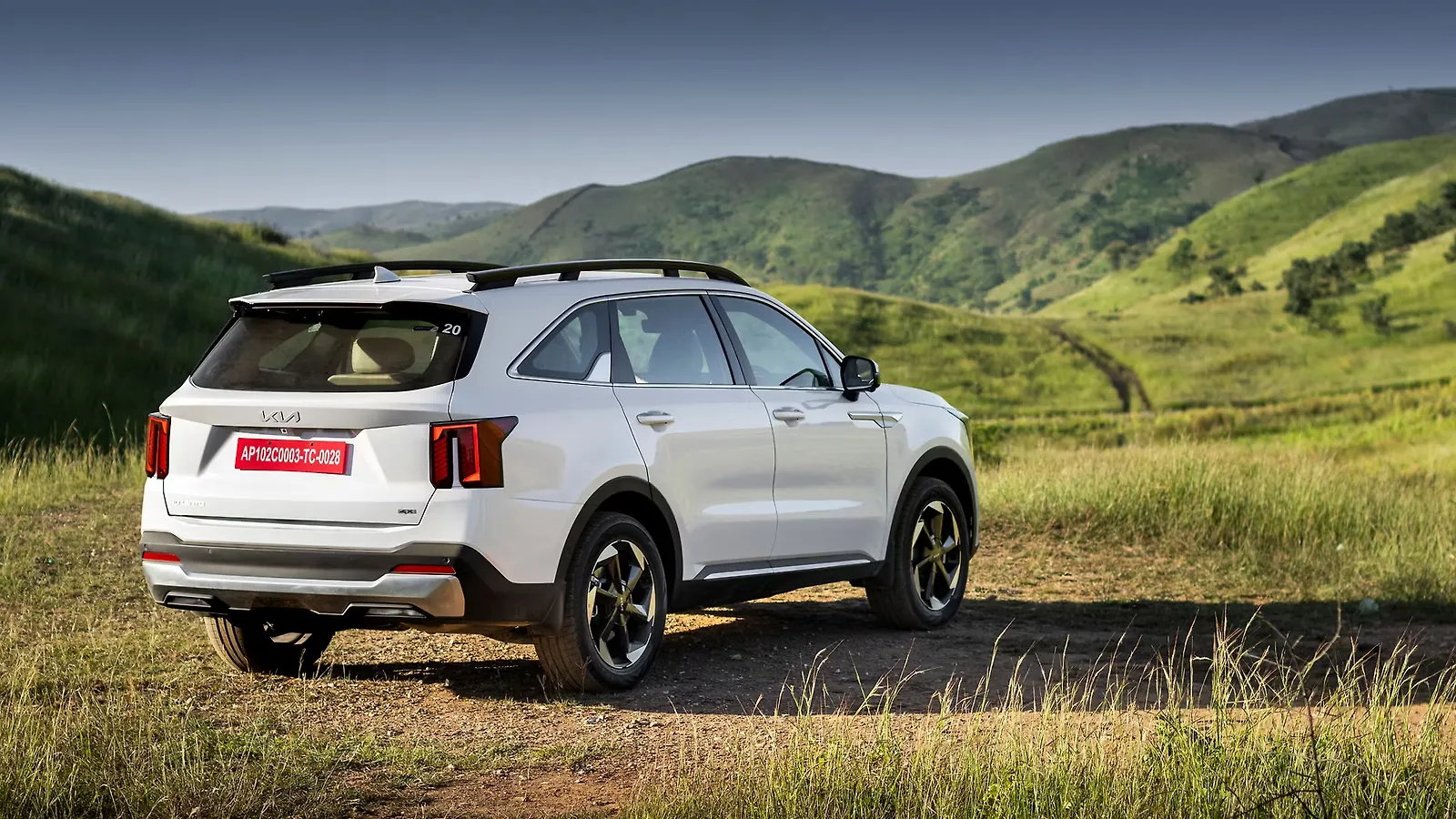 Kia Sorento Right Rear Three Quarter