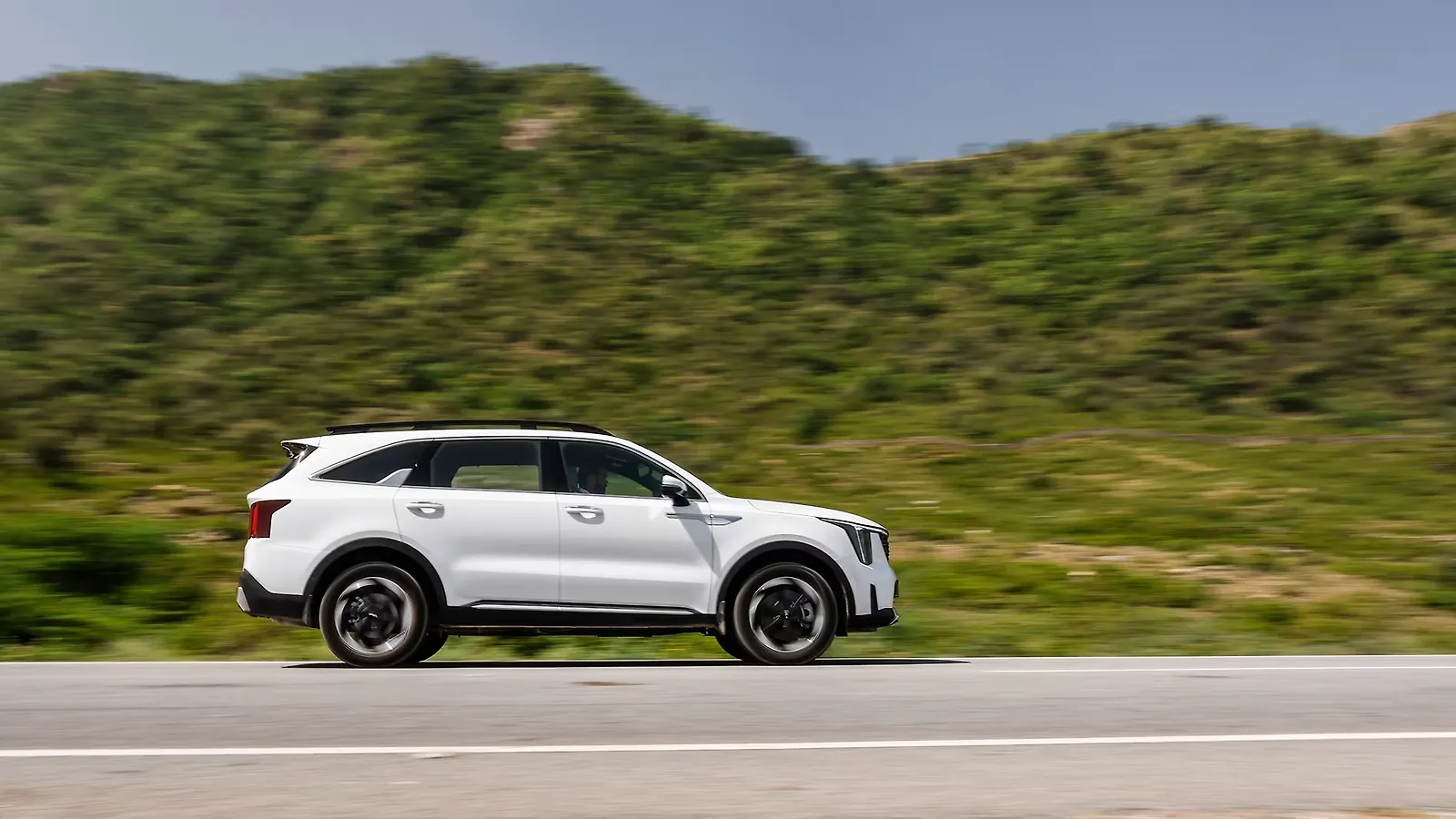 Kia Sorento Right Side View