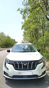 Mahindra Old Generation XUV700 AX 5 Petrol MT 7 STR [2021]