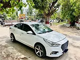 Hyundai Verna SX 1.6 CRDi