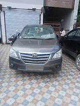 Toyota Innova 2.5 G 7 STR BS-III Toyota Innova 2.5 G 7 STR BS-III