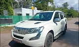 Mahindra XUV500 W4