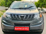 Mahindra XUV500 W4