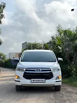 Toyota Innova Crysta 2.4 V Diesel Toyota Innova Crysta 2.4 V Diesel