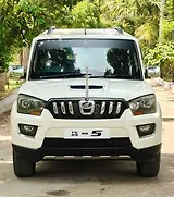 Mahindra Scorpio S10