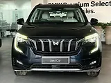 Mahindra Old Generation XUV700 AX 7 Petrol AT Luxury Pack 7 STR [2021]