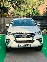 Toyota Fortuner 2.8 4x2 AT [2016-2020]