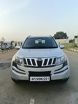 Mahindra XUV500 W8