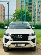 Toyota Fortuner 4x2 2WD Diesel 2.8L Turbo 6 Speed Manual Toyota Fortuner 4x2 2WD Diesel 2.8L Turbo 6 Speed Manual