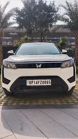 Mahindra XUV300 W6 1.2 Petrol AMT Mahindra XUV300 W6 1.2 Petrol AMT