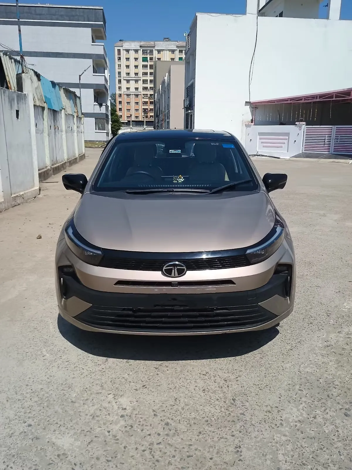 2025 Tata Altroz XM Plus (S) 1