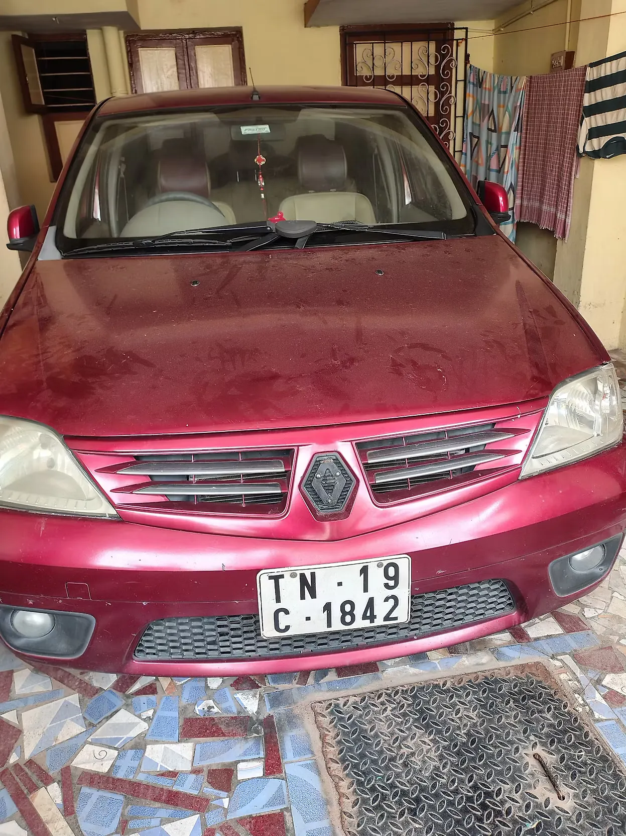 2010 महिंद्रा-रेनो वेरिटो / लोगान प्ले dlx 1.5 1