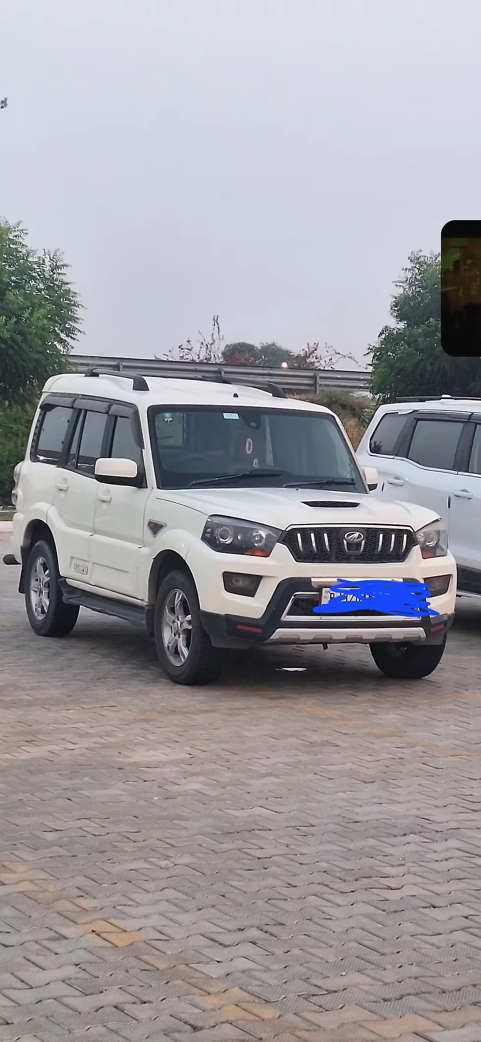 2015 Mahindra Scorpio S10 1