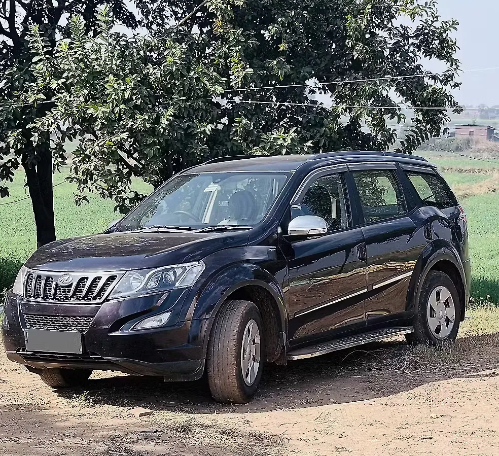 2017 महिंद्रा XUV500 w6 1