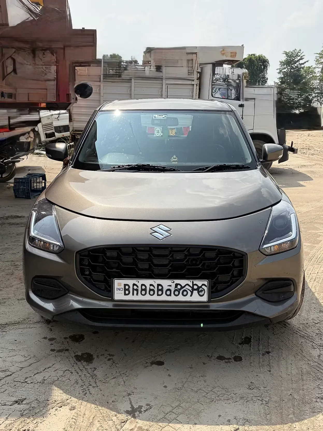 2025 Maruti Suzuki Swift VXi Petrol Manual 1