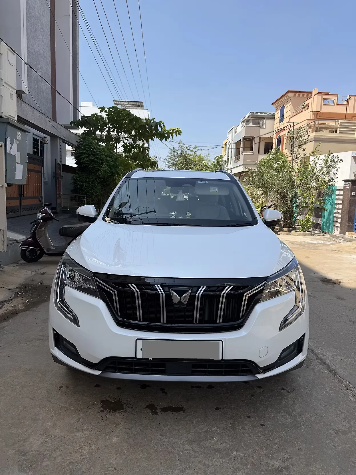 2025 Mahindra XUV700 AX7 Luxury Pack AWD Diesel 2.2L Turbo Automatic 7 STR 1