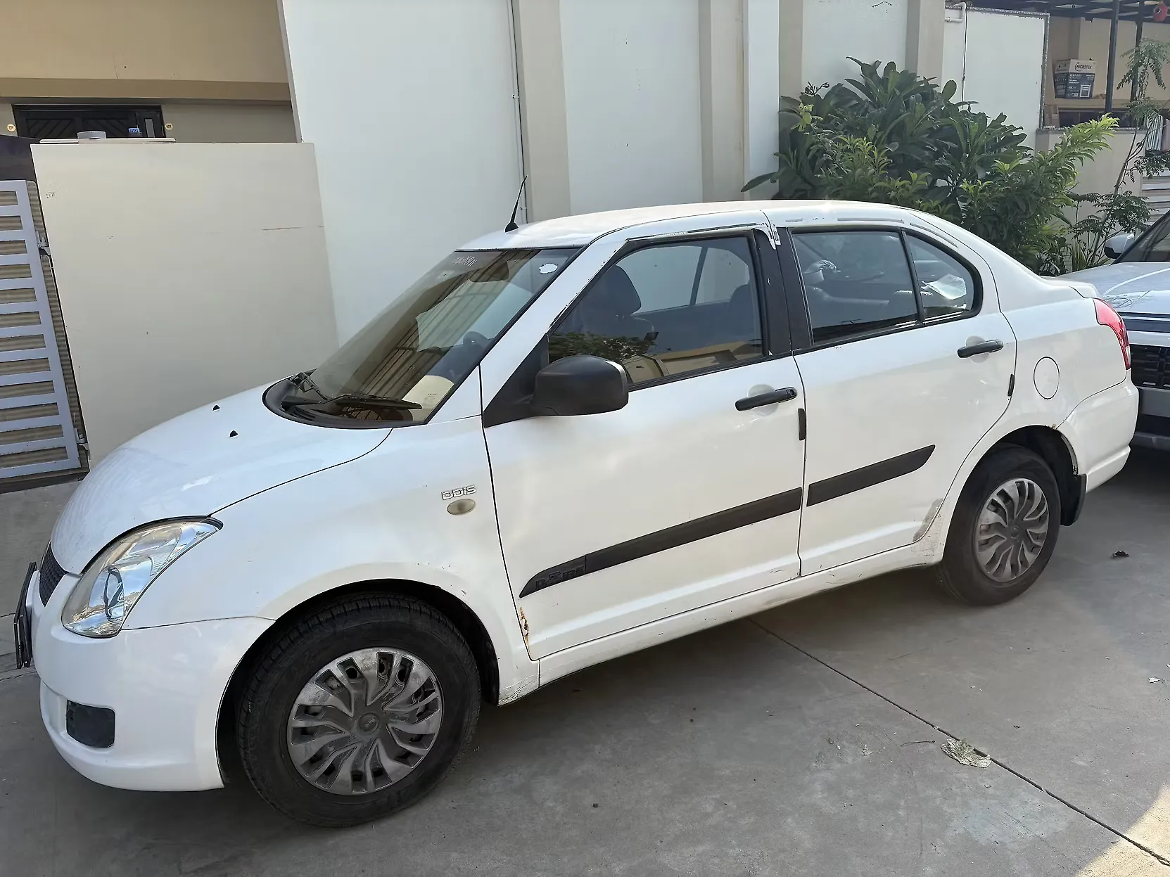 2012 मारुति सुज़ुकी स्विफ़्ट डिज़ायर एलडीआई 1
