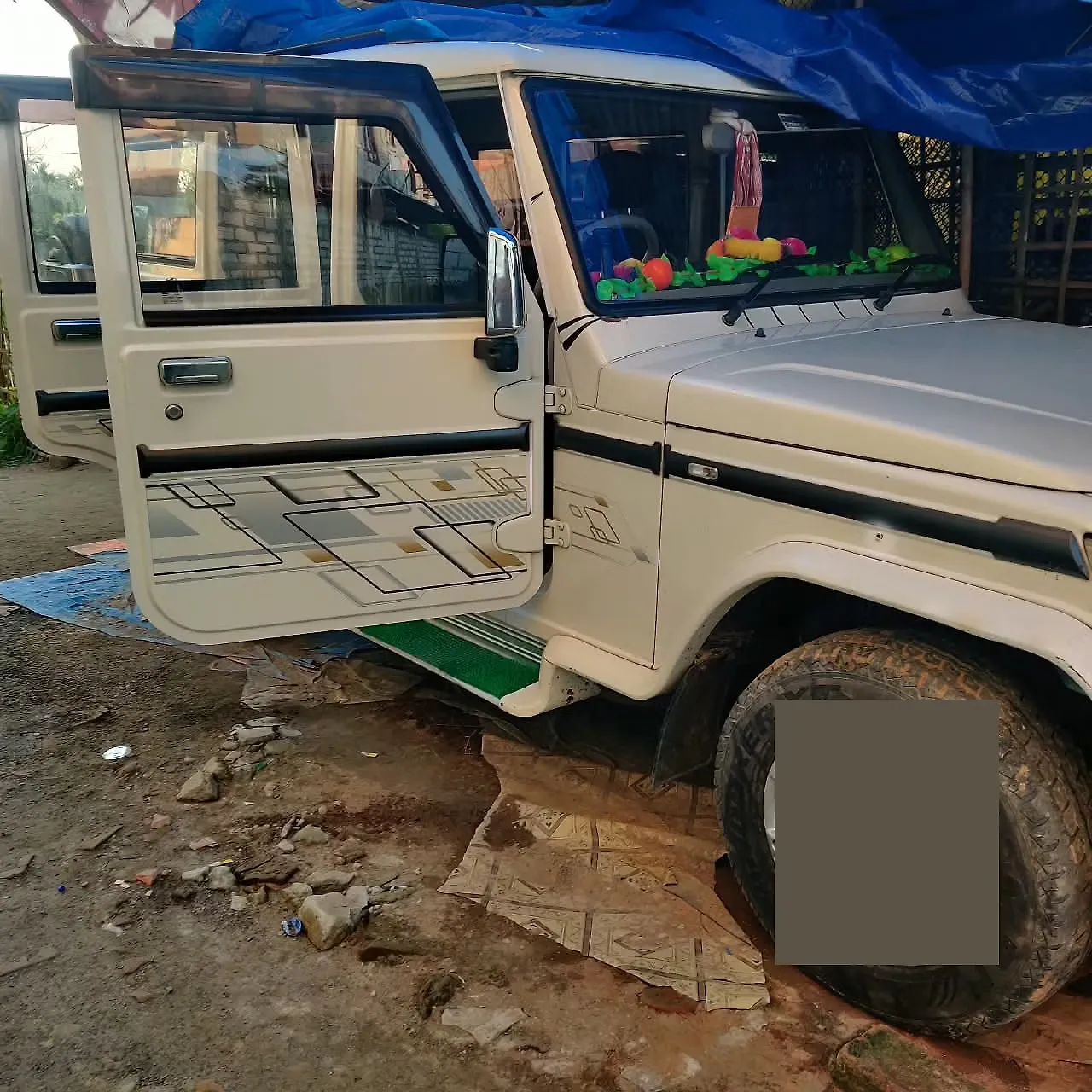 2013 महिंद्रा बोलेरो एसएलई BS IV 1