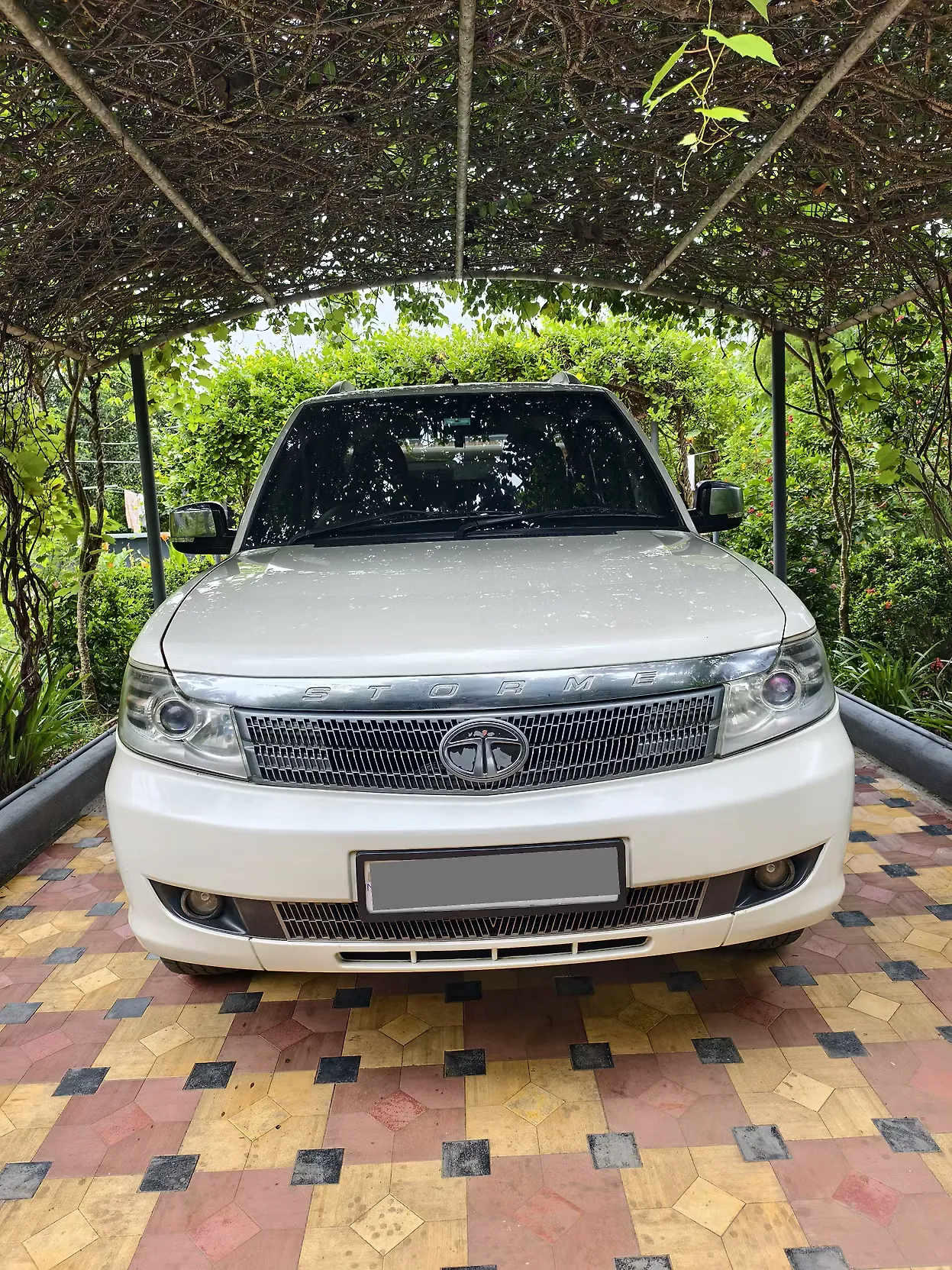 2014 Tata Safari 4x2 VX DiCOR 2.2 VTT 1