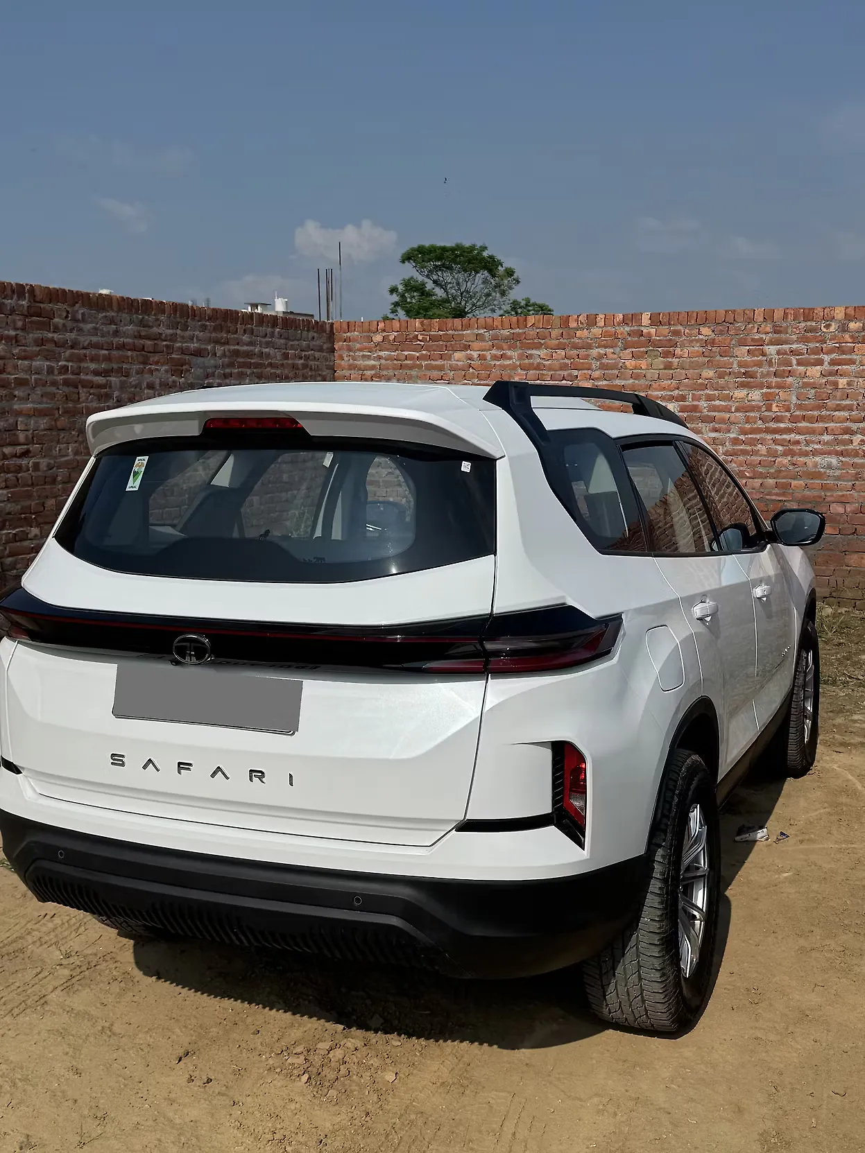 2025 Tata Safari Smart (O) 7 STR 1