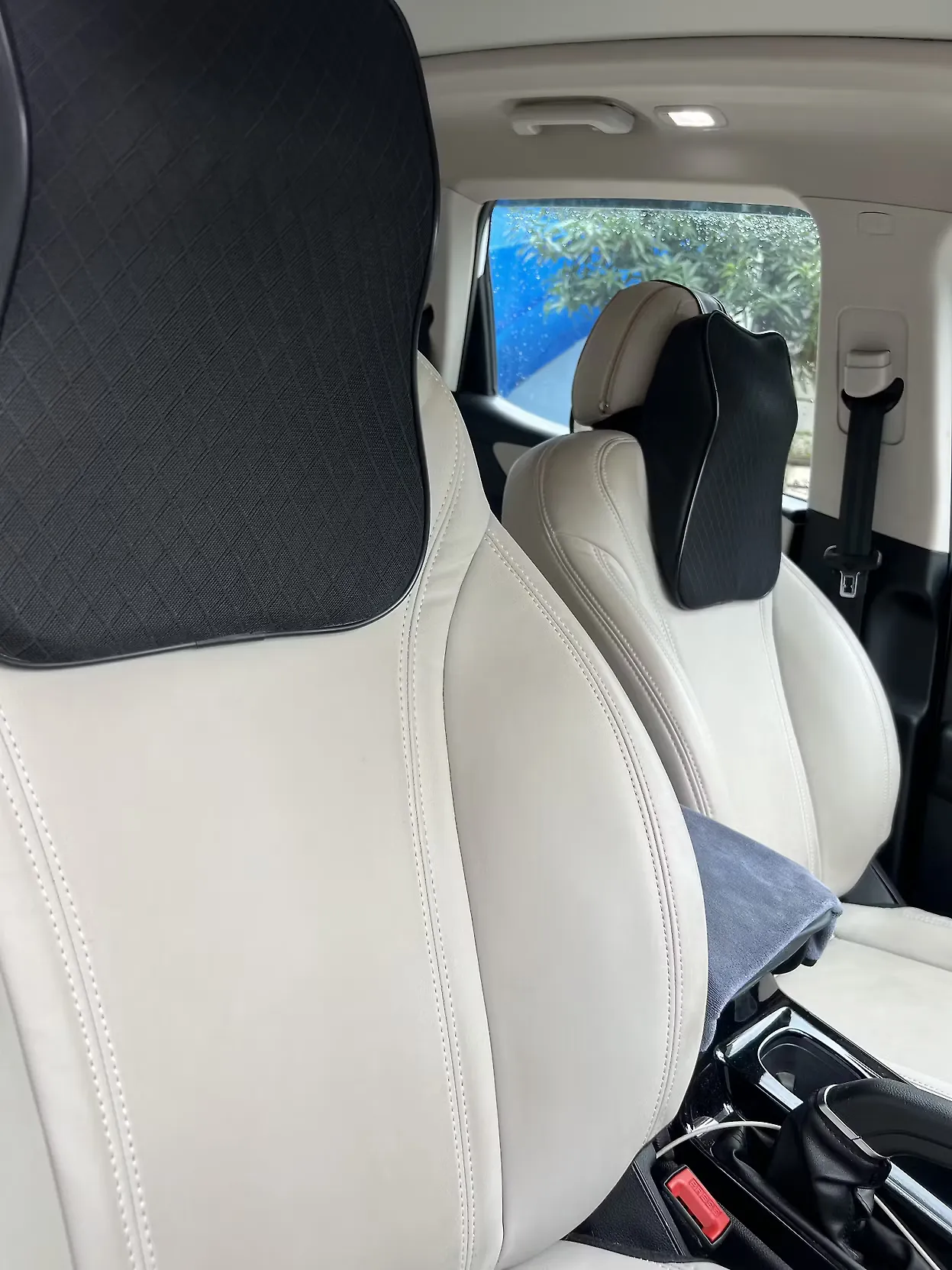 2023 Mahindra XUV700 AX 5 Petrol MT 7 STR [2023-2024] 1