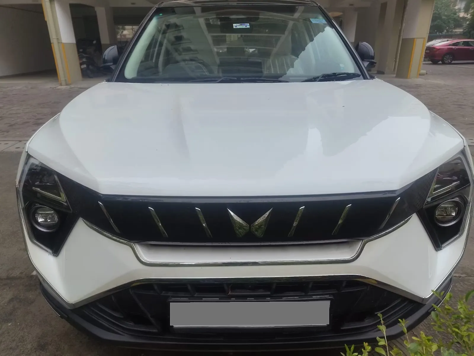 2024 Mahindra XUV 3XO AX7L Petrol 1.2L Turbo Automatic (TC) Dual Tone 1