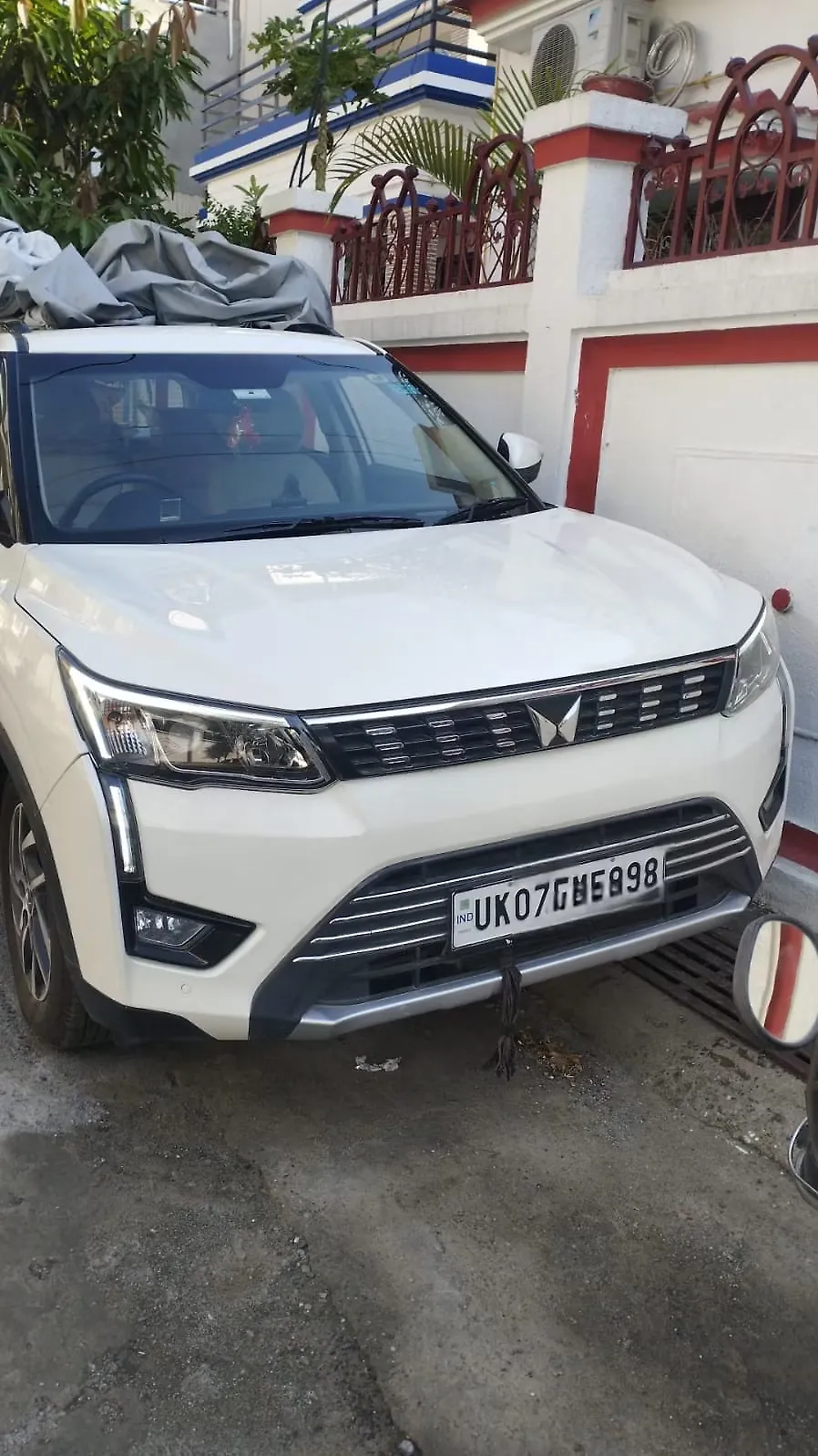 2023 Mahindra XUV300 W8 (O) 1.2 Petrol 1