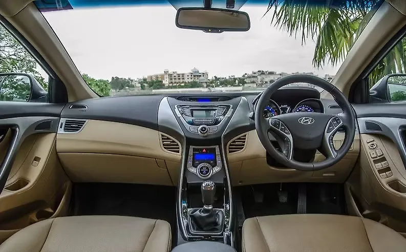 2013 हुंडई एलांट्रा 1.8 sx  एमटी 1