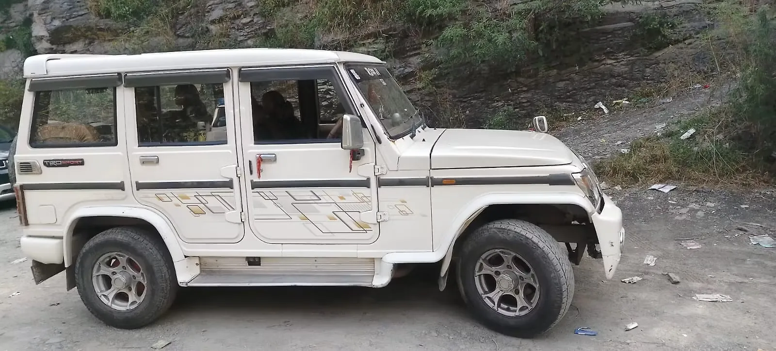 2014 महिंद्रा बोलेरो जेडएलएक्स BS IV 1