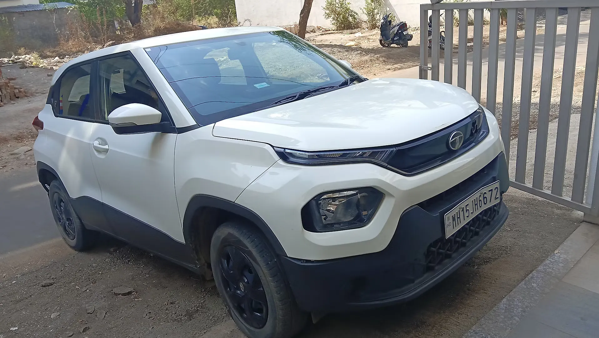 2023 Tata Punch Adventure MT [2023-2024] 1