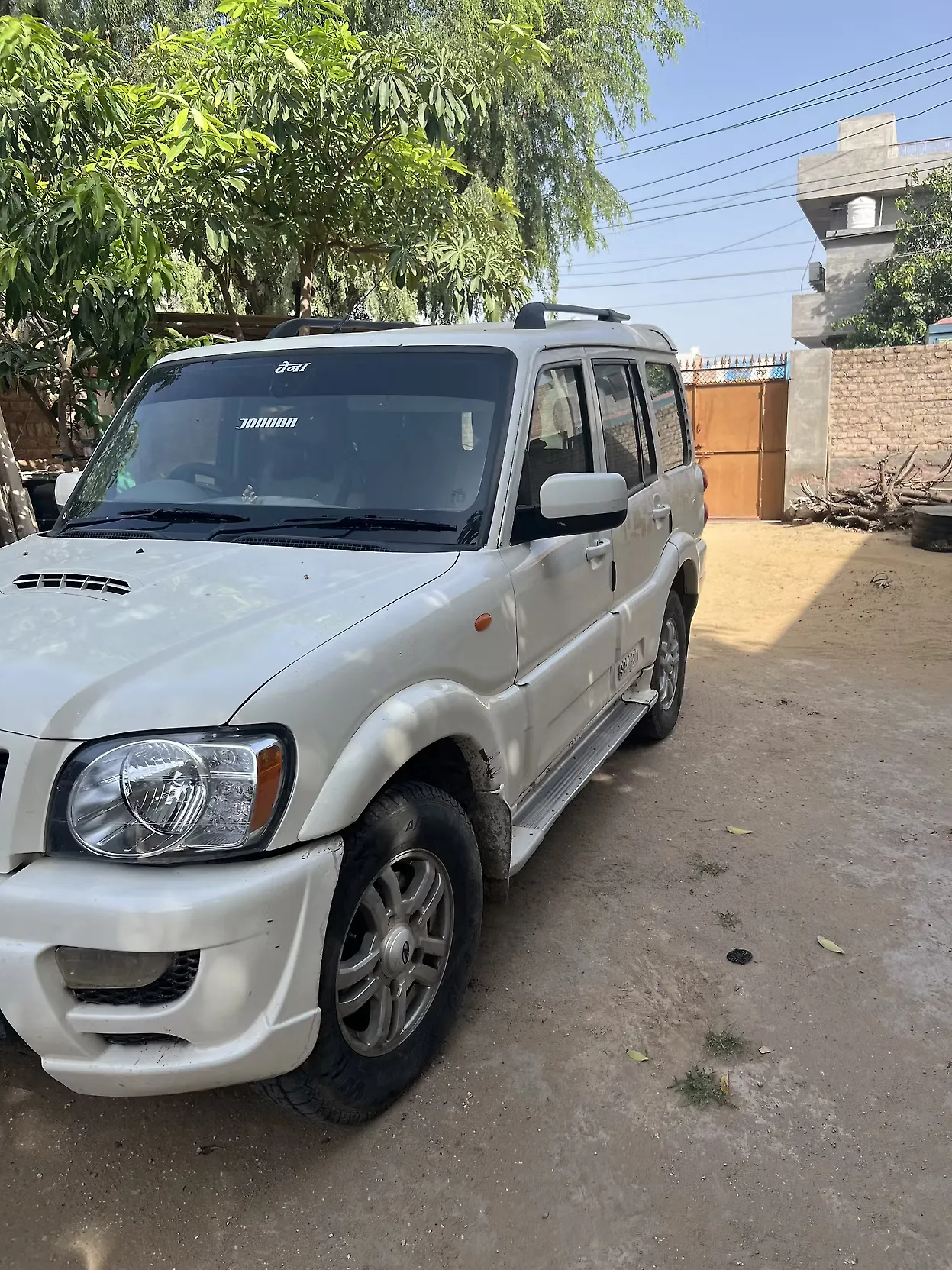 2011 Mahindra Scorpio VLX 2WD Airbag AT BS-IV 1