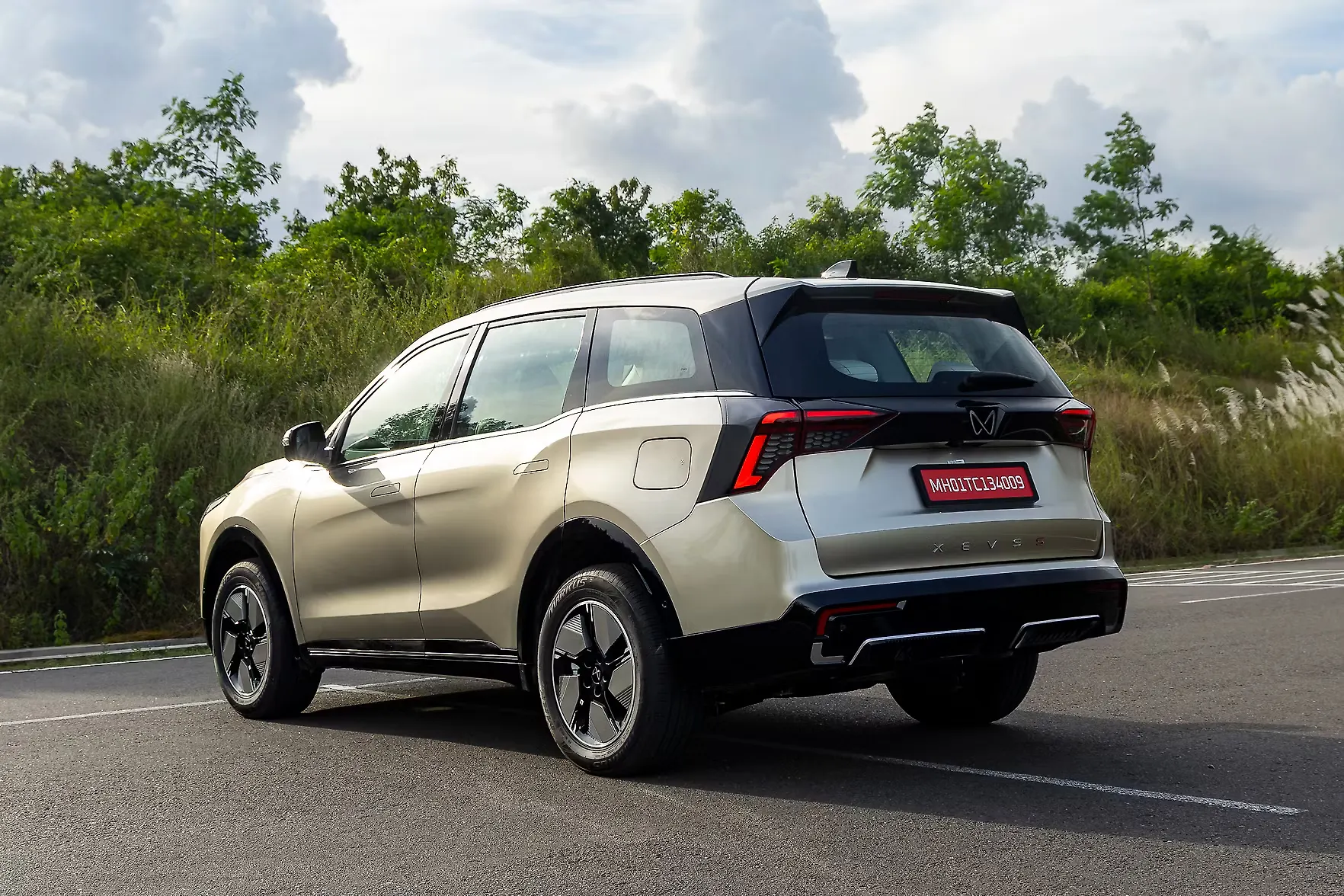 Mahindra XEV 9S thumbnail 11