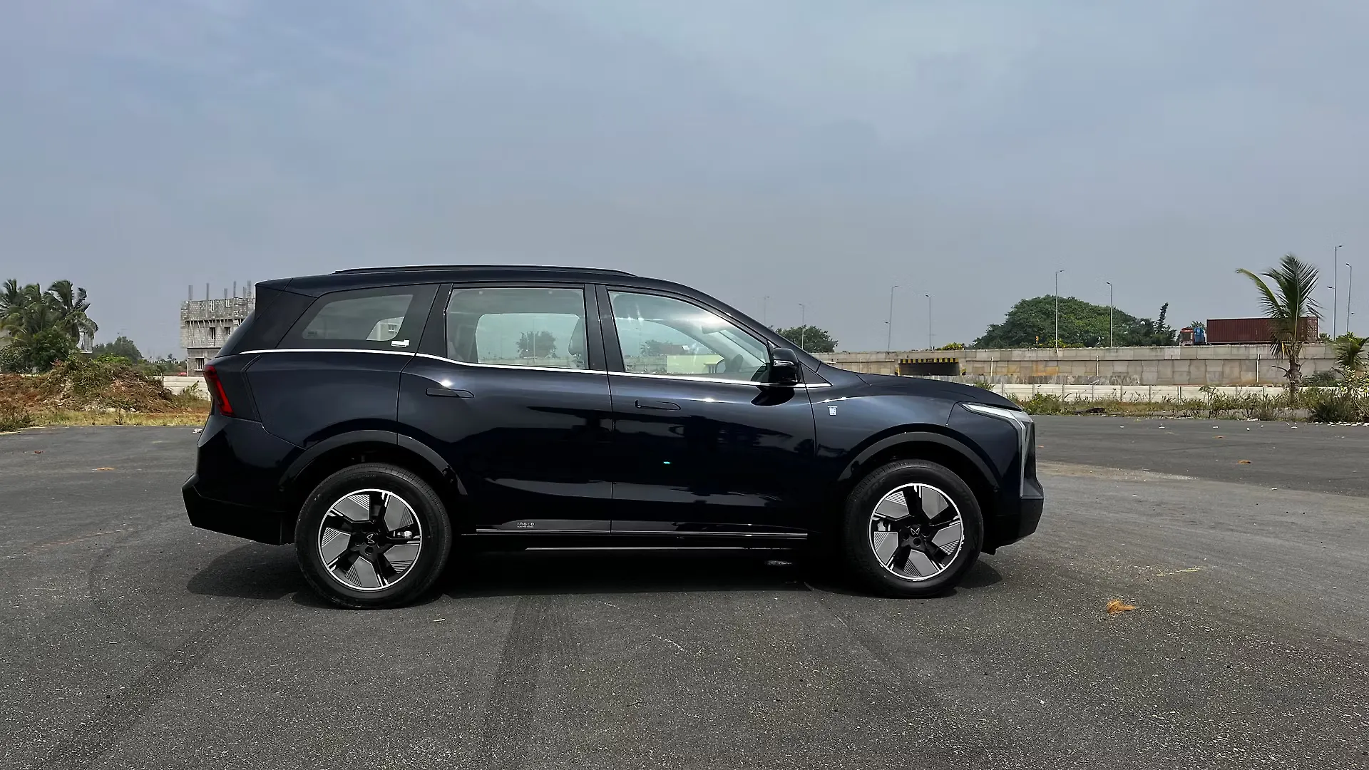 Mahindra XEV 9S thumbnail 5