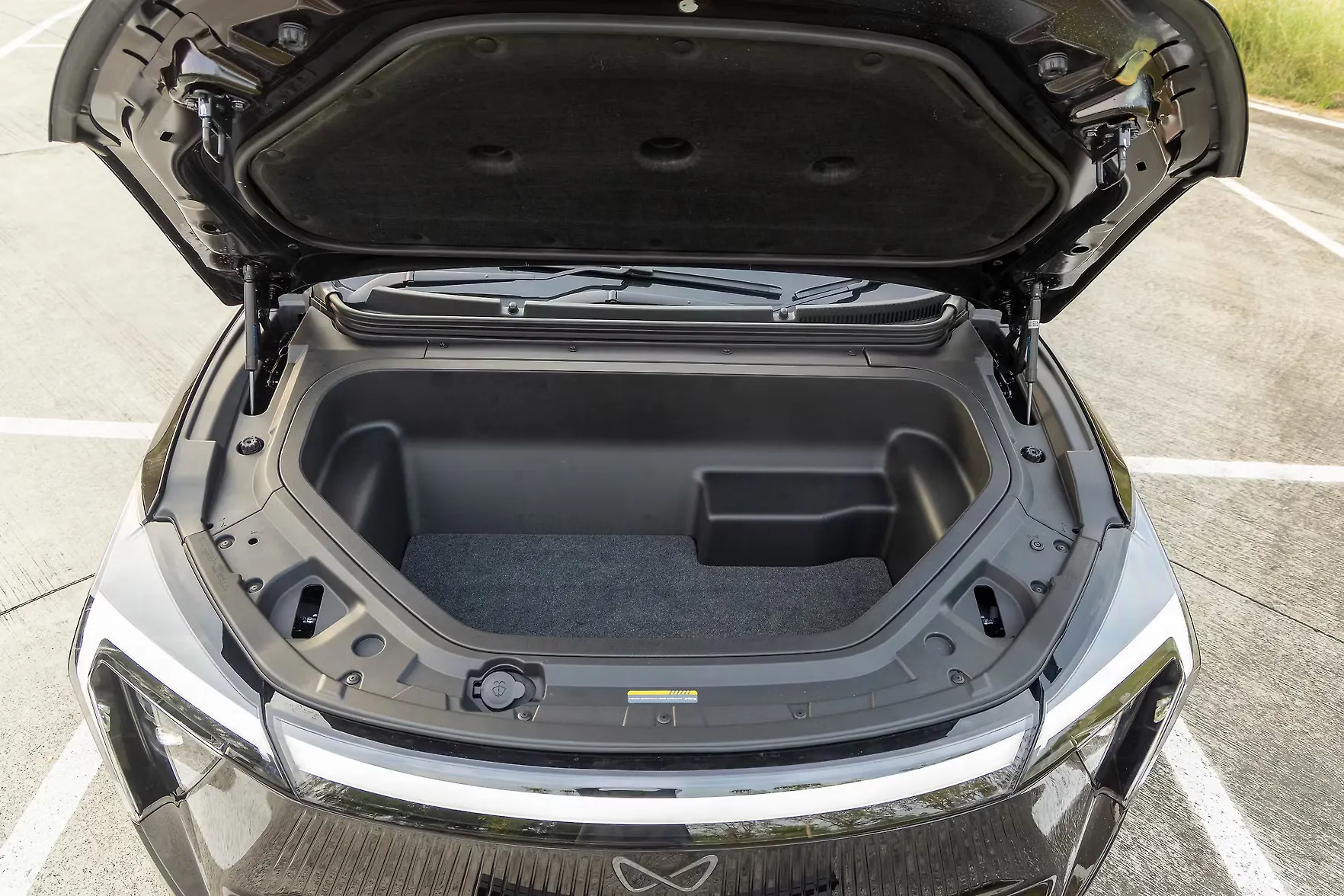 Mahindra XEV 9S thumbnail 30