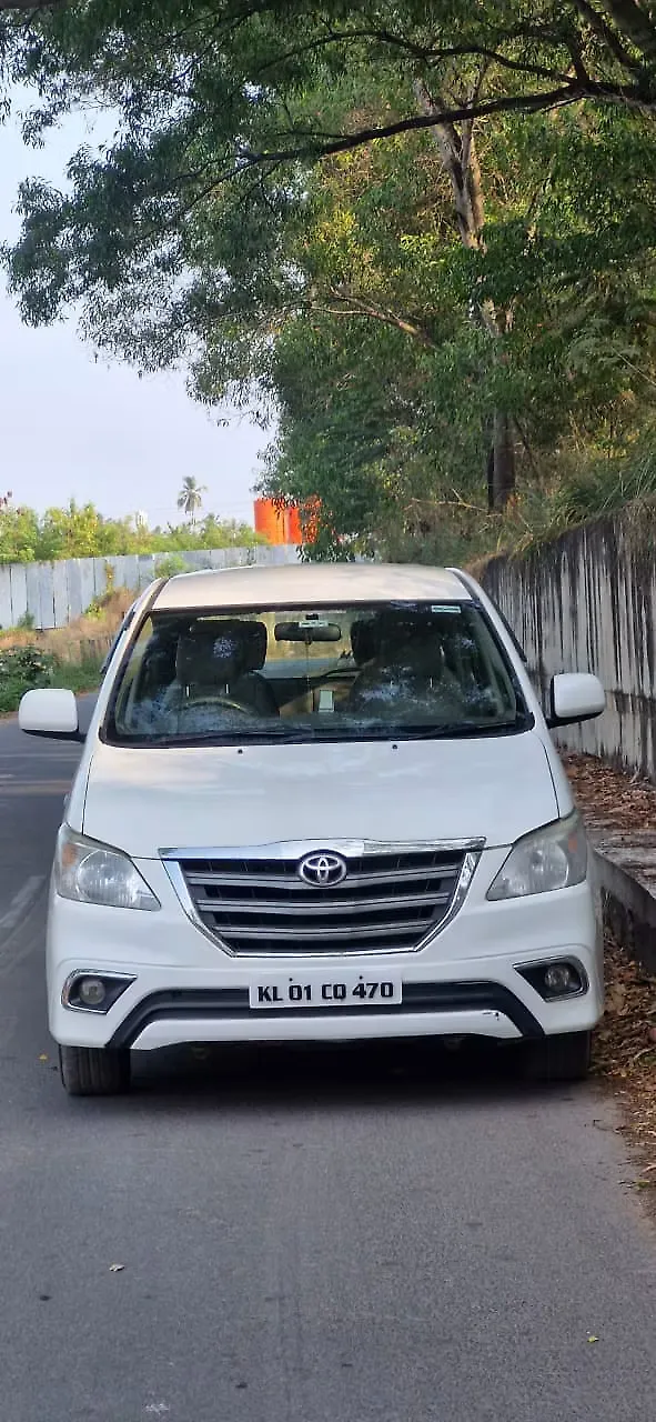 2014 Toyota Innova 2.5 G 7 STR BS-IV 1