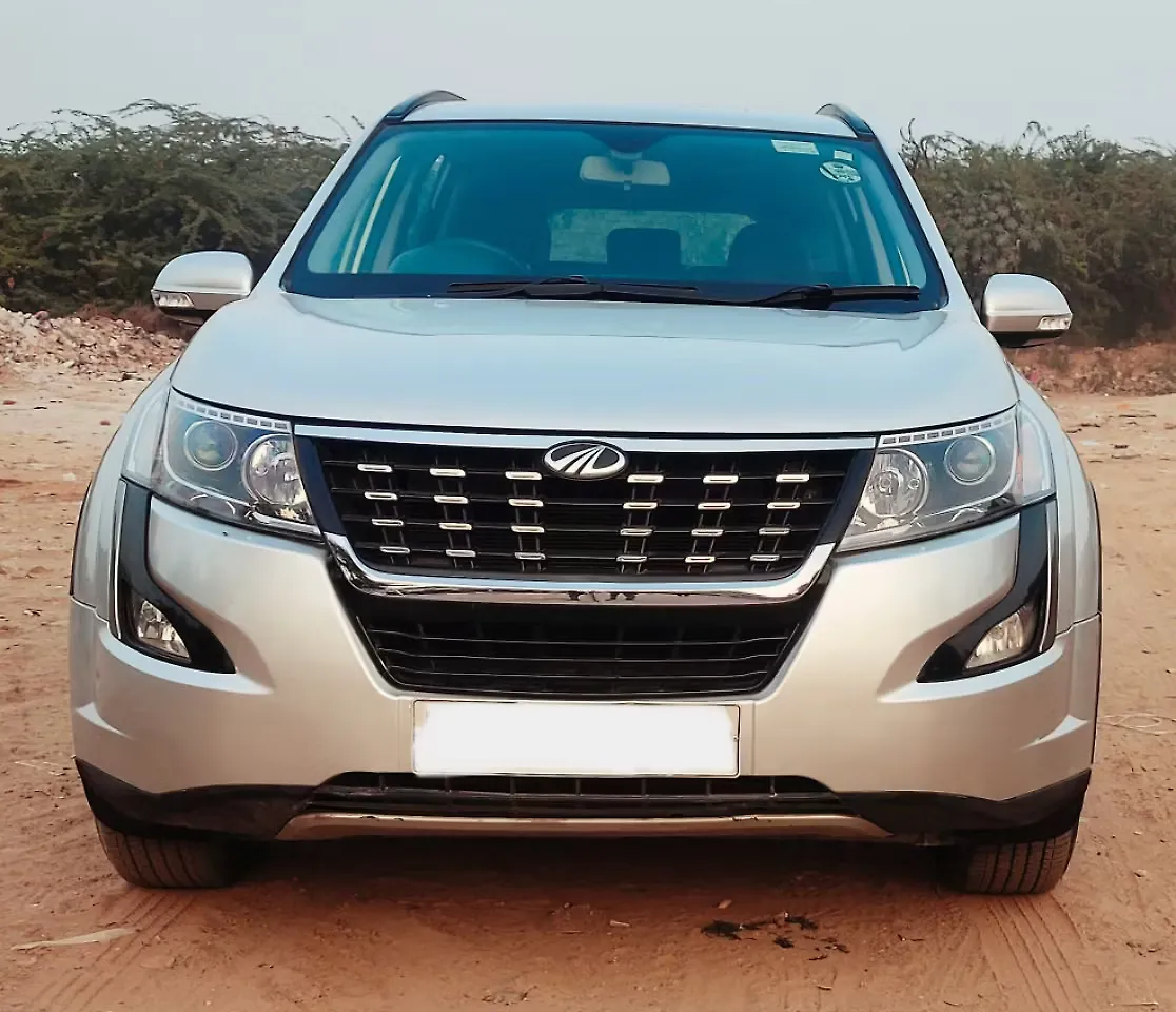 2020 Mahindra XUV500 W7 [2018-2020] 1