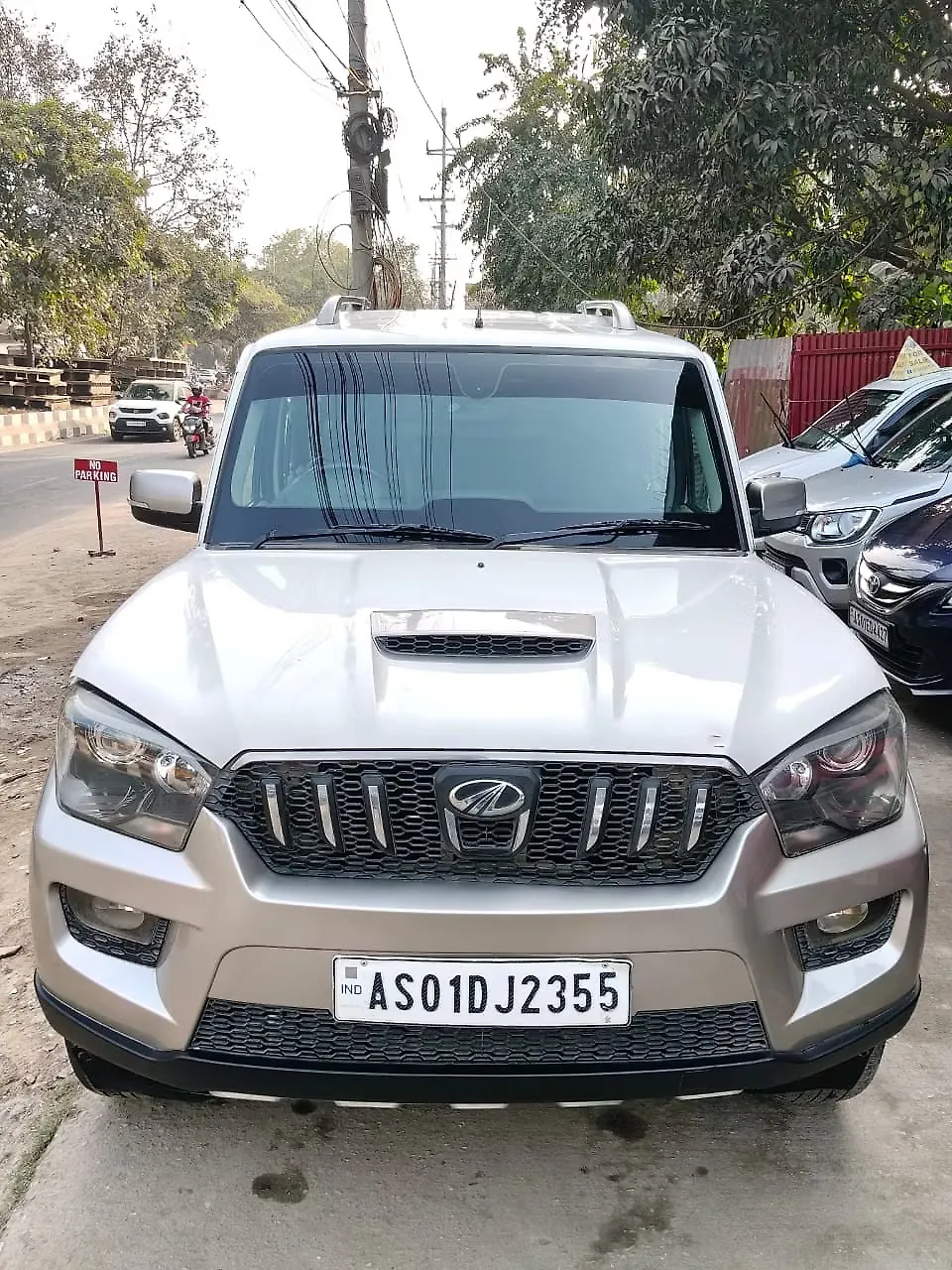 2017 Mahindra Scorpio S10 1
