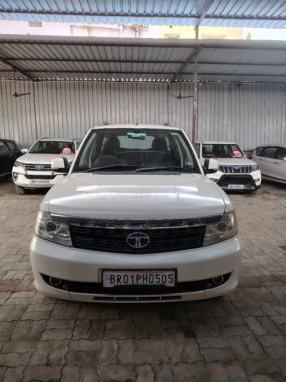 2017 Tata Safari 2.2 EX 4X2 1