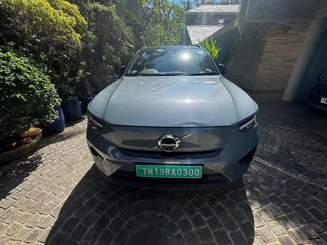 2023 Volvo EX40 Ultimate AWD 1
