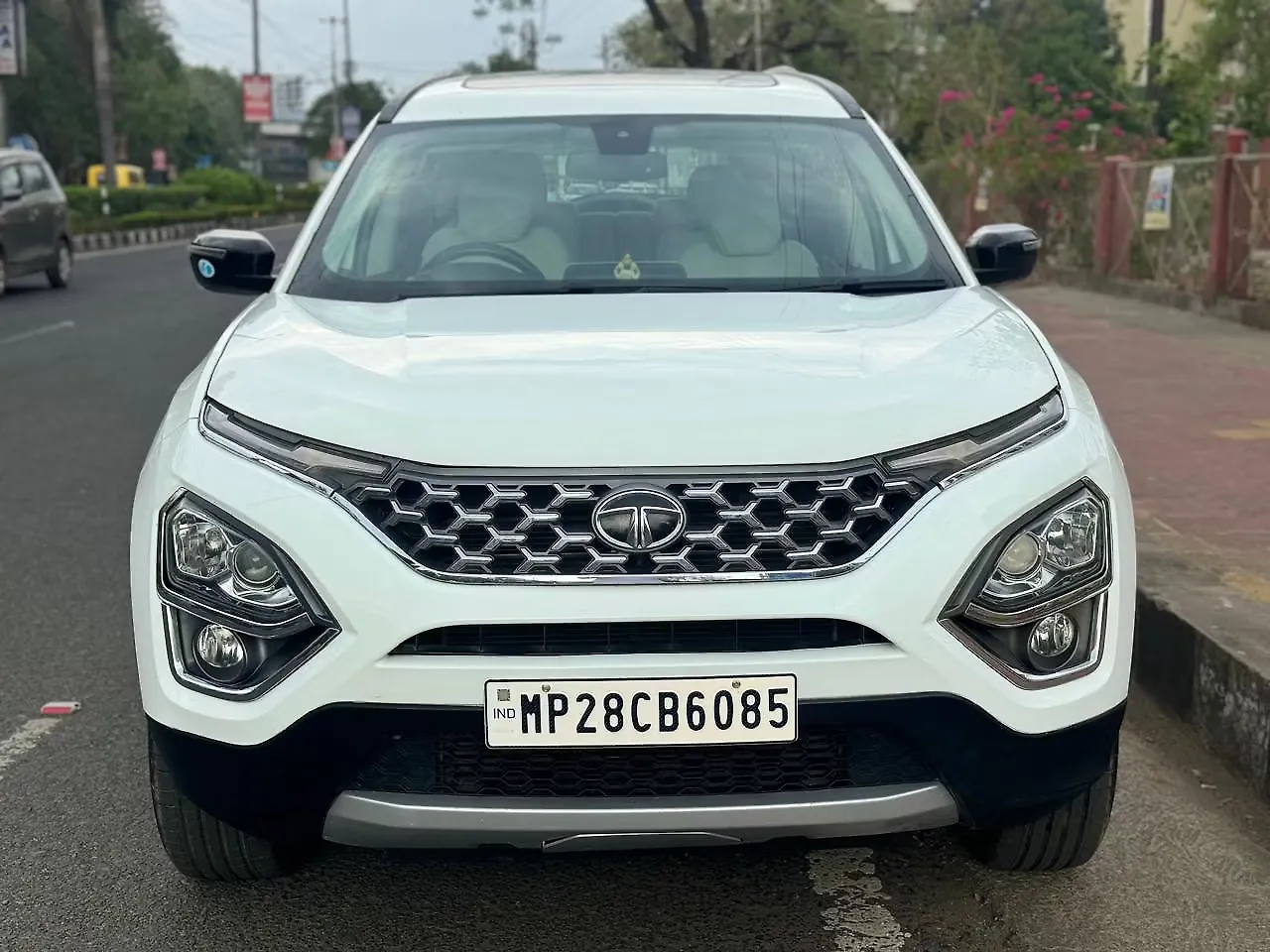 2021 Tata Safari XZ Plus 1
