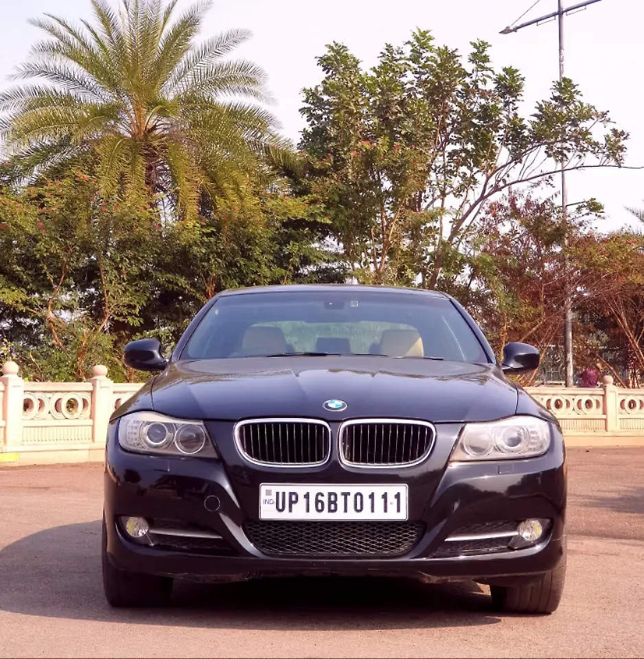 2012 BMW 3-Series 320d 1