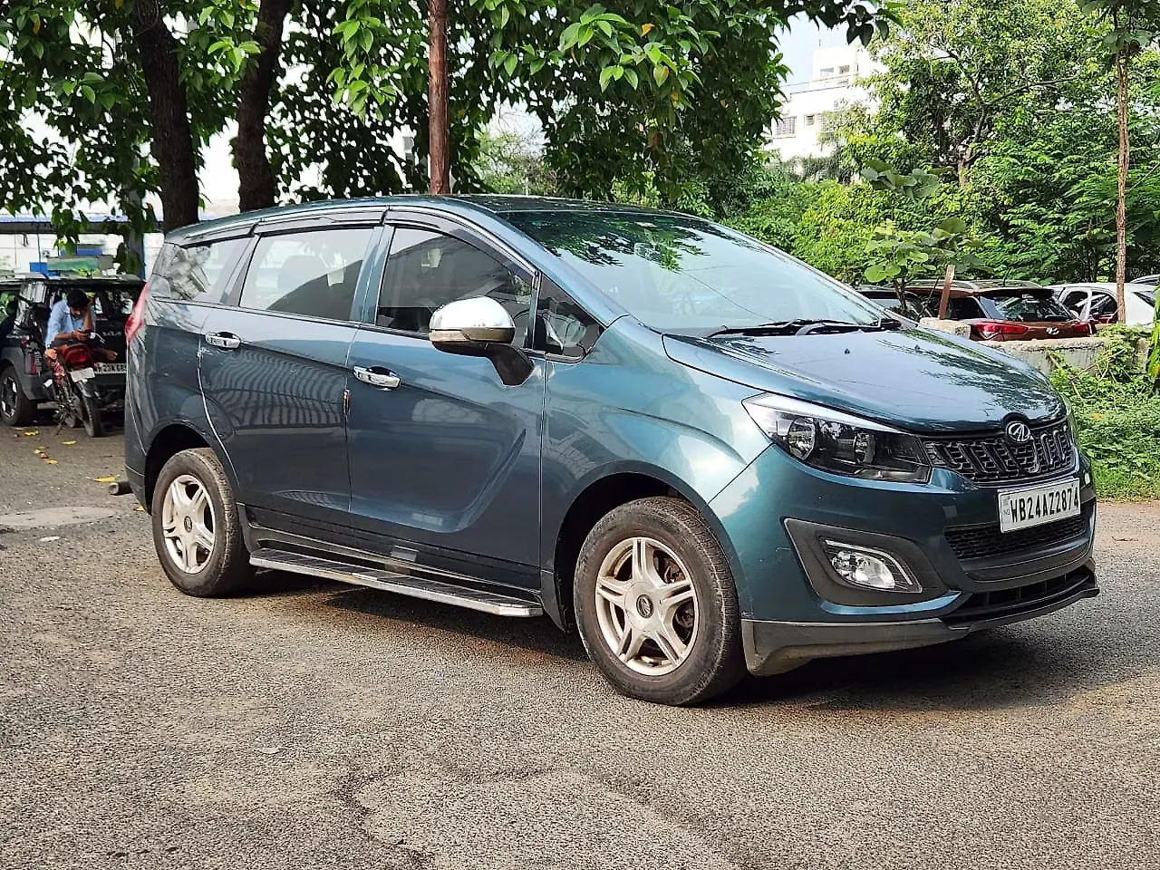 2021 Mahindra Marazzo M2 Diesel Turbo Manual 8 STR 1