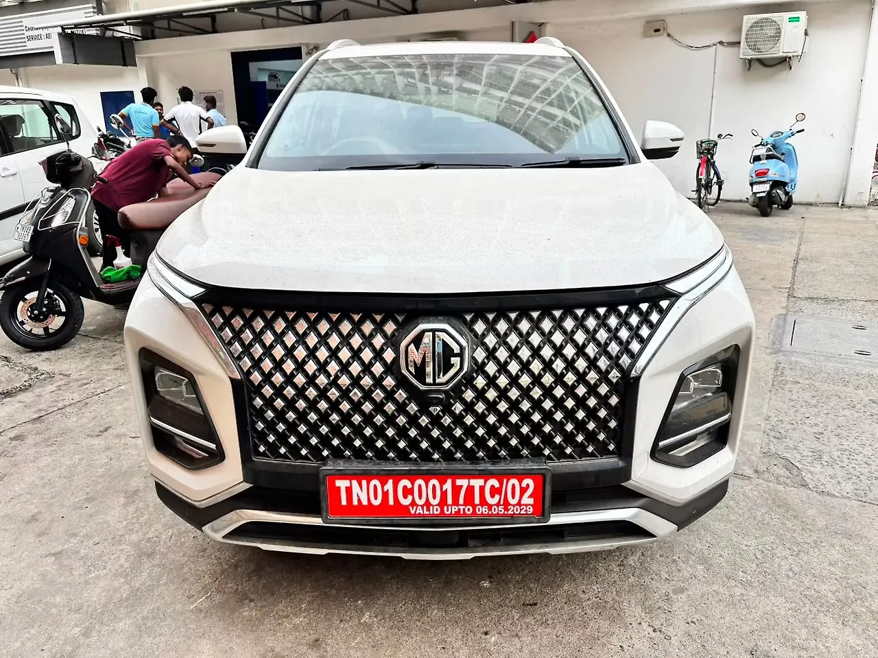 2024 MG Hector Plus Savvy Pro 1.5 Turbo Petrol CVT 7 STR 1