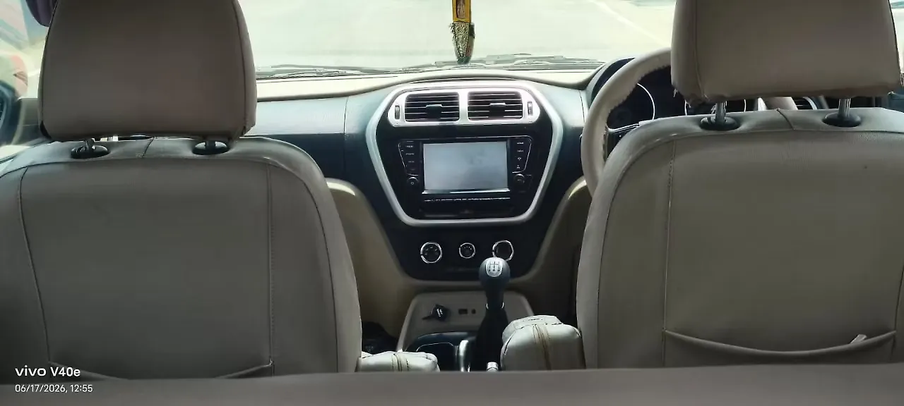 2018 Mahindra TUV300 T8 mHAWK100 Dual Tone 1