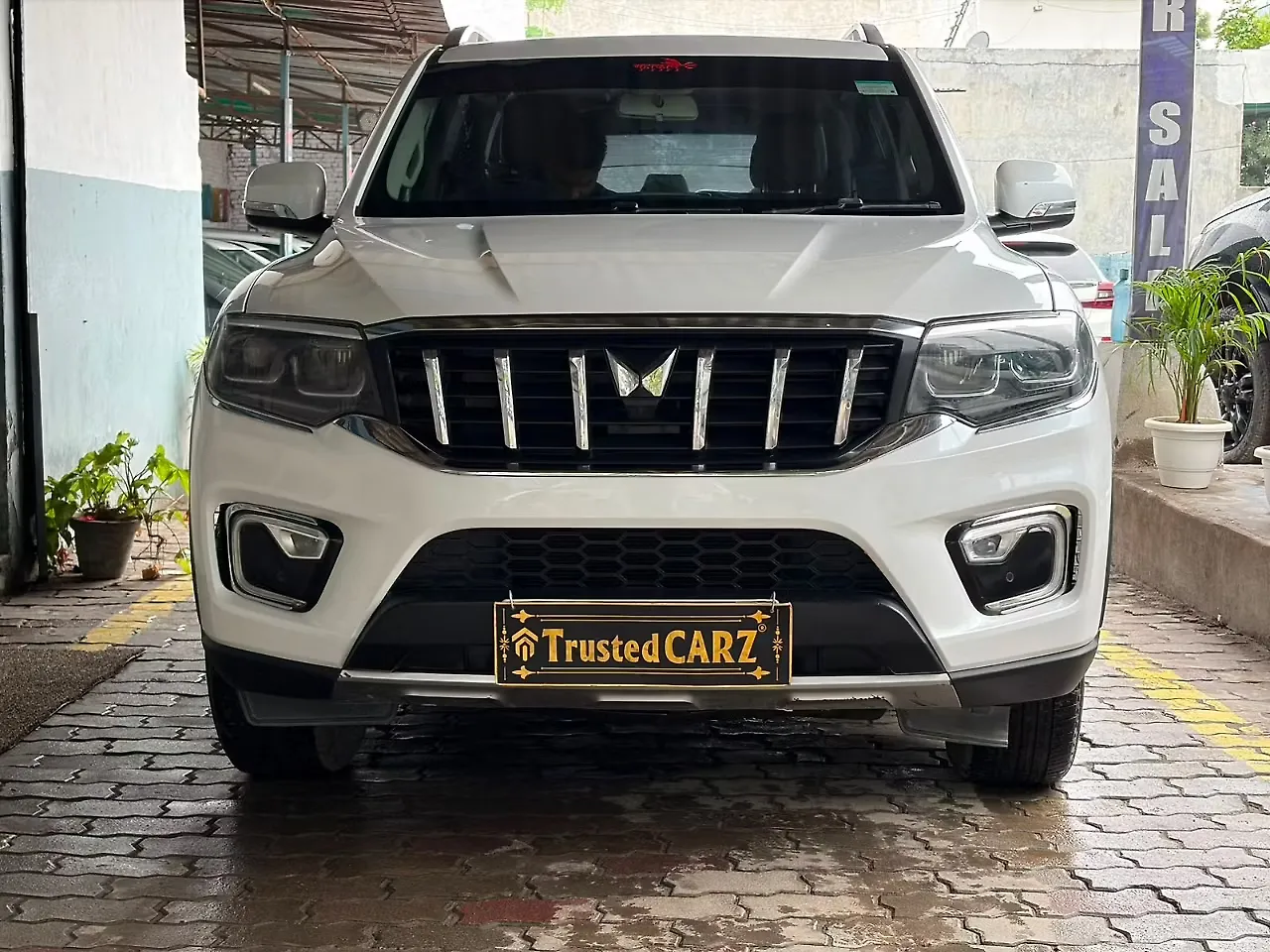 2023 Mahindra Scorpio N Z8 Diesel MT 2WD 7 STR [2023-2024] 1